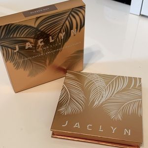 Jaclyn Cosmetics LE reflective putty highlighter